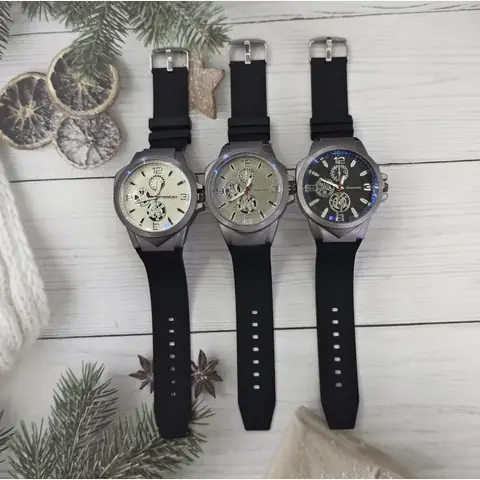 MC-0150 Men Curved-Iron Watch